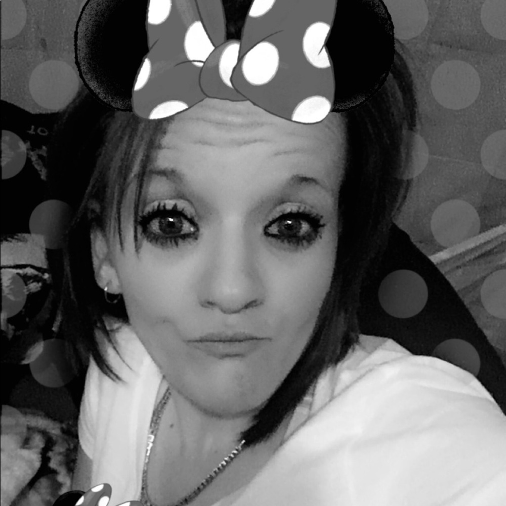 Meet your Posher, Stephanie